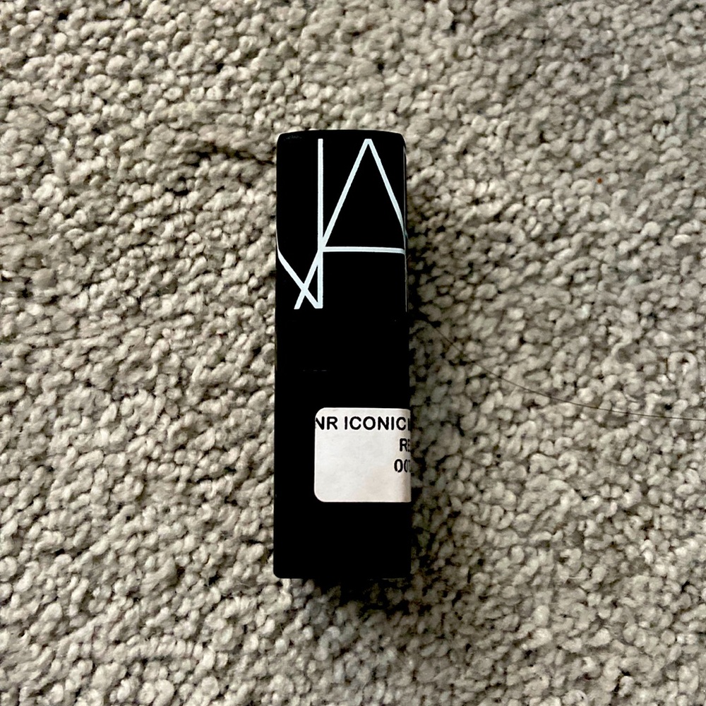 NARs matte lipstick in the beautiful color “red lizard”